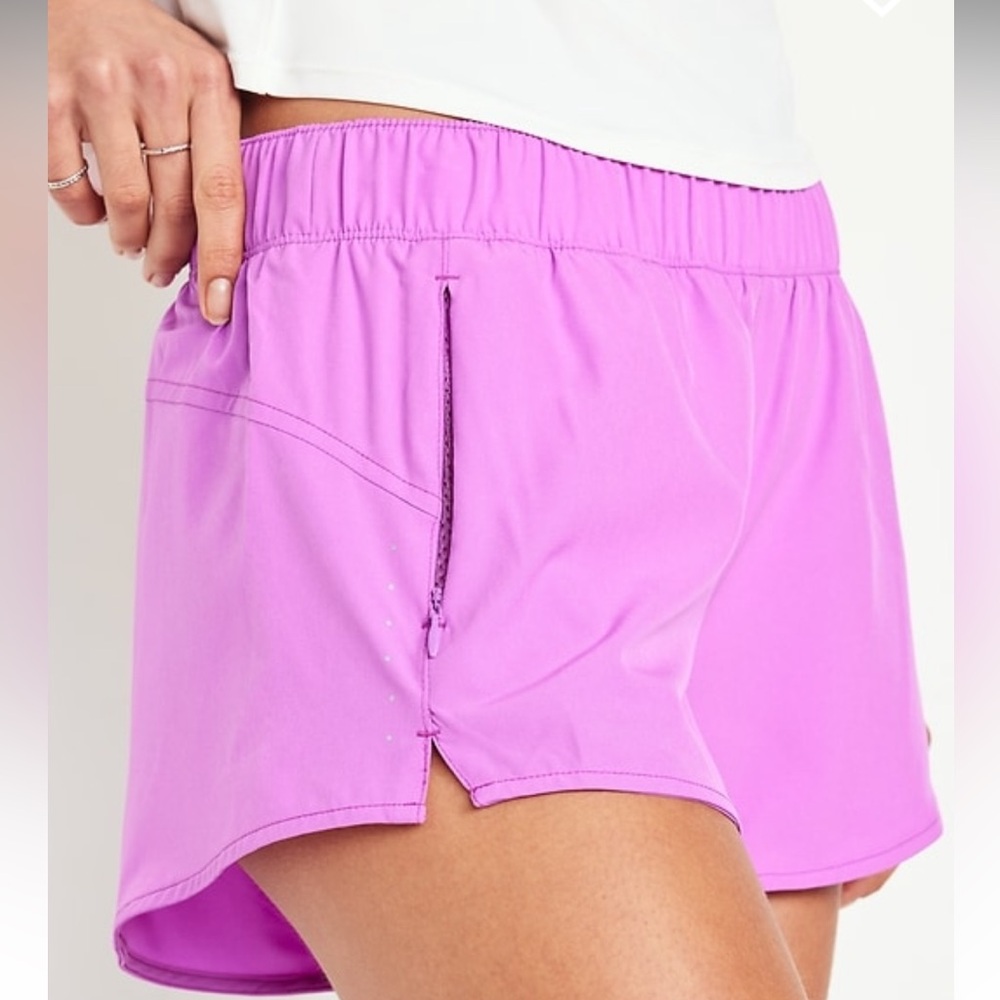 Old Navy Mid-Rise Running Shorts - Picture 5 of 8